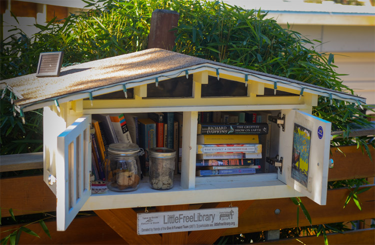 Little Free Library a Piedmont, CA