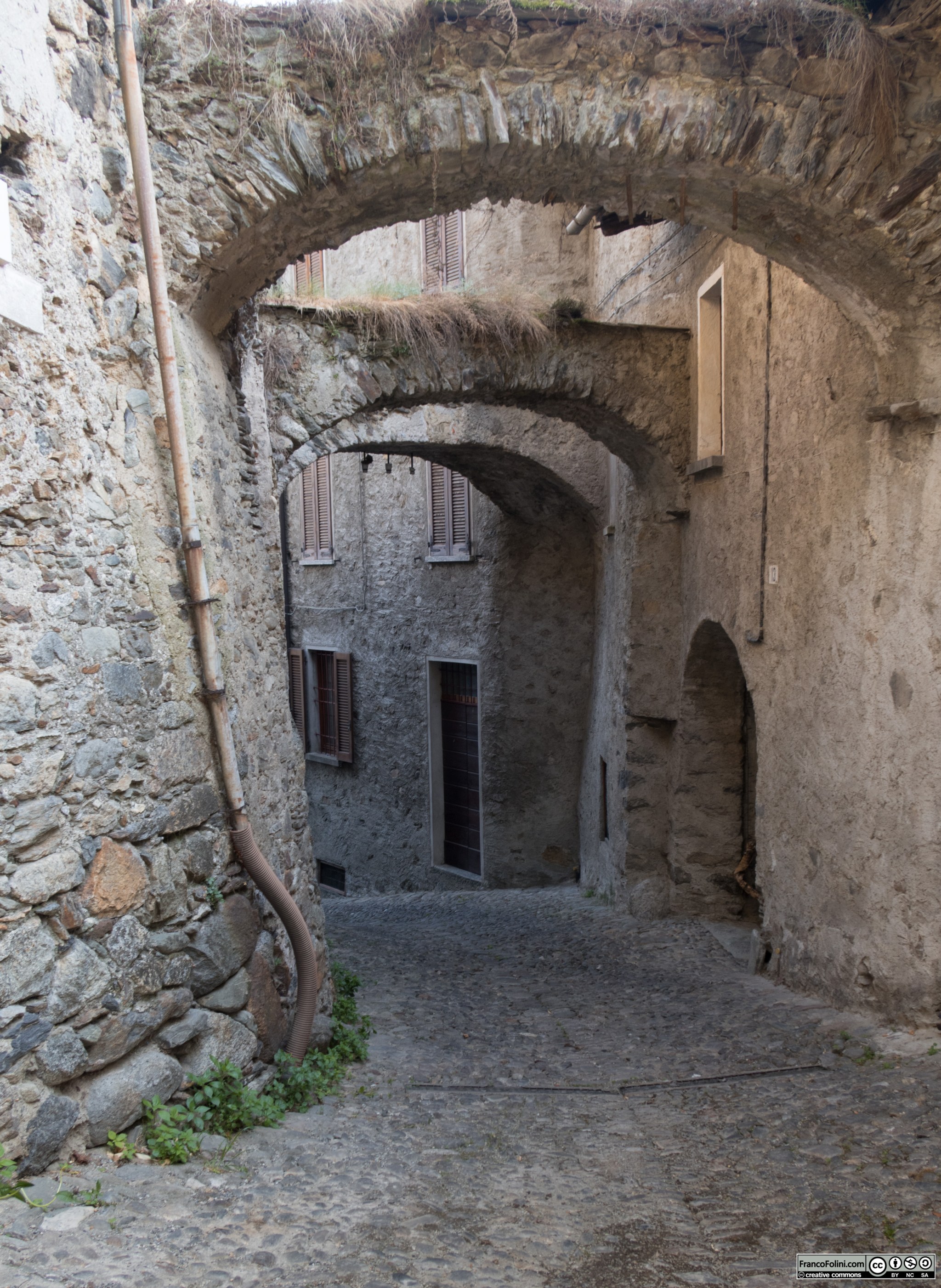 Incrocio tra via Pozzalio e via Paradiso, Ponte in Valtellina