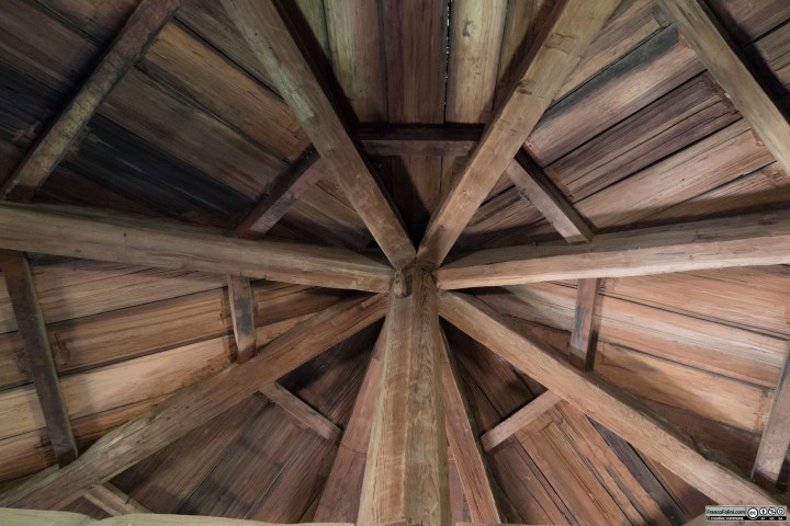 Fort Ross: particolare del soffitto di una delle torri angolari.