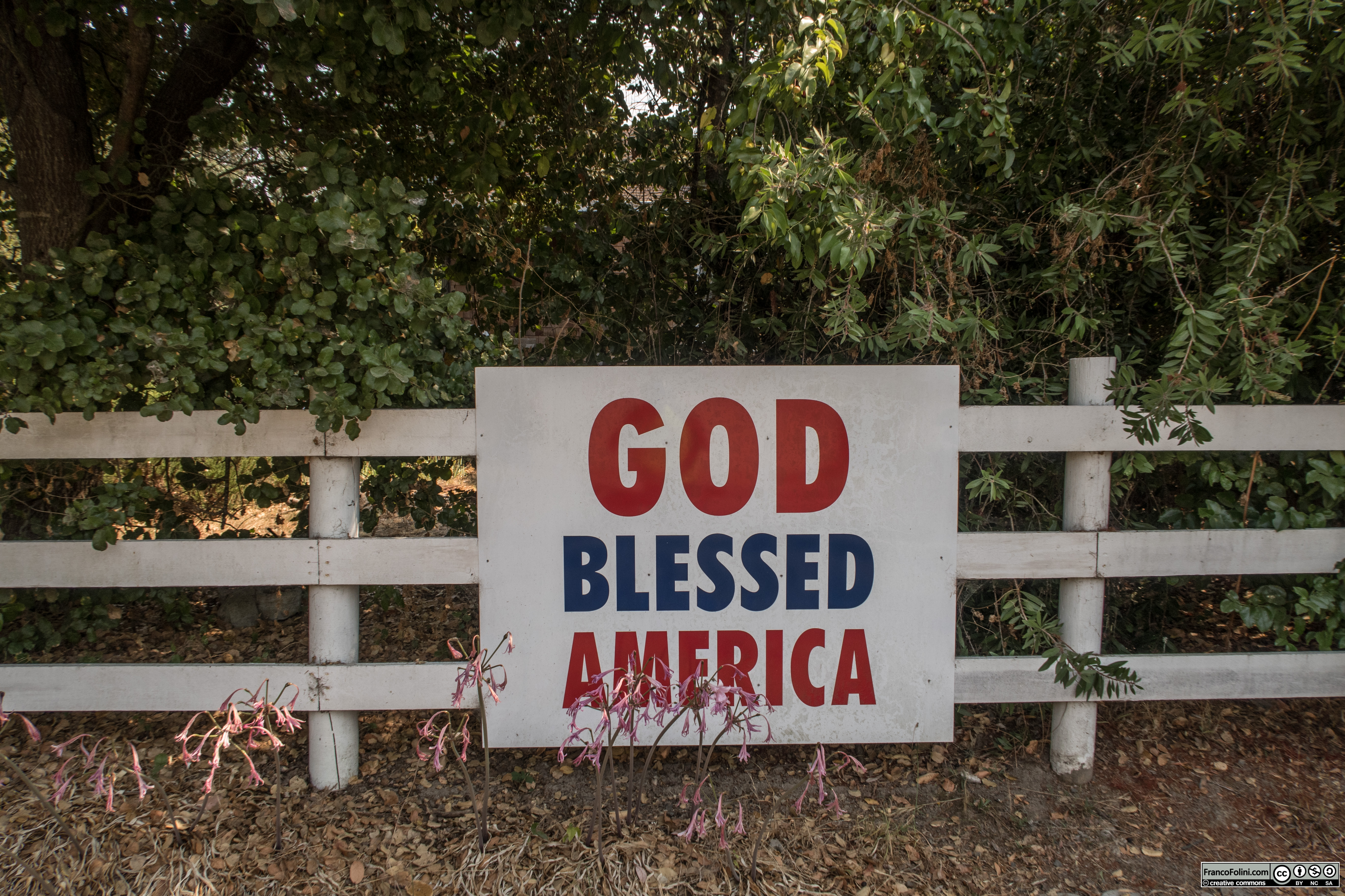Nazionalismo e patriottismo nelle aree rurali della California