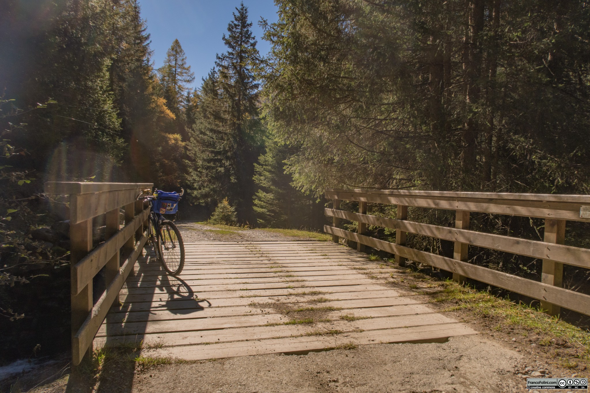 Ponticello sul torrente che scende dalla Valle dei Laghi